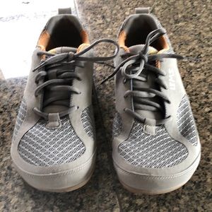 Lens Primal 2 shoes. Size 11 Mens or 12.5 womens.